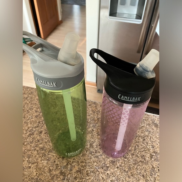 2 camelbak water bottles - Picture 2 of 2